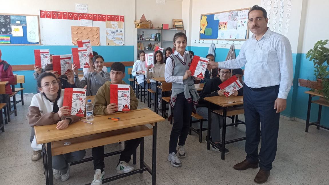 Bakanlığımız Tarafından LGS Öğrencilerimize Gönderilen Kitaplar Dağıtıldı